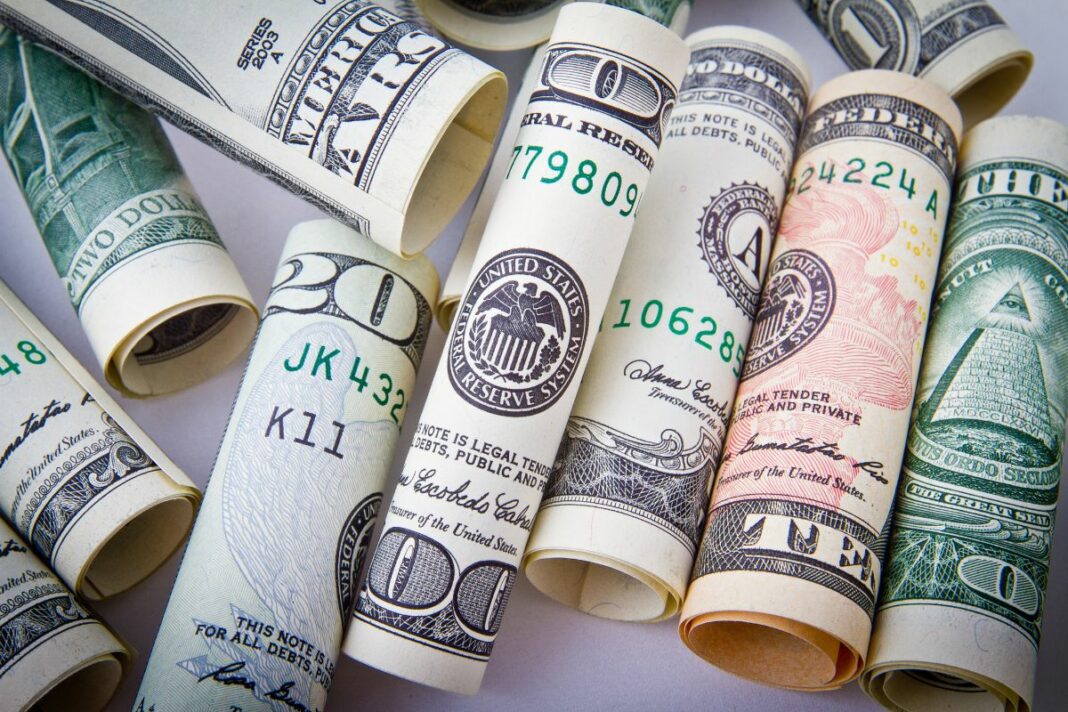 Elon Musk aurait aidé à financer le Dogecoin - canva